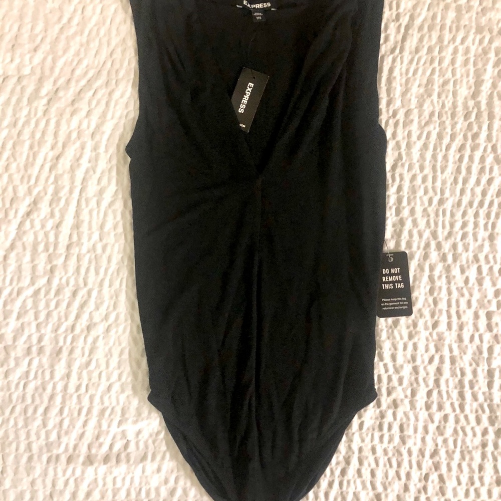 *NEW WITH TAGS 🏷* Express Body Suit (Black)